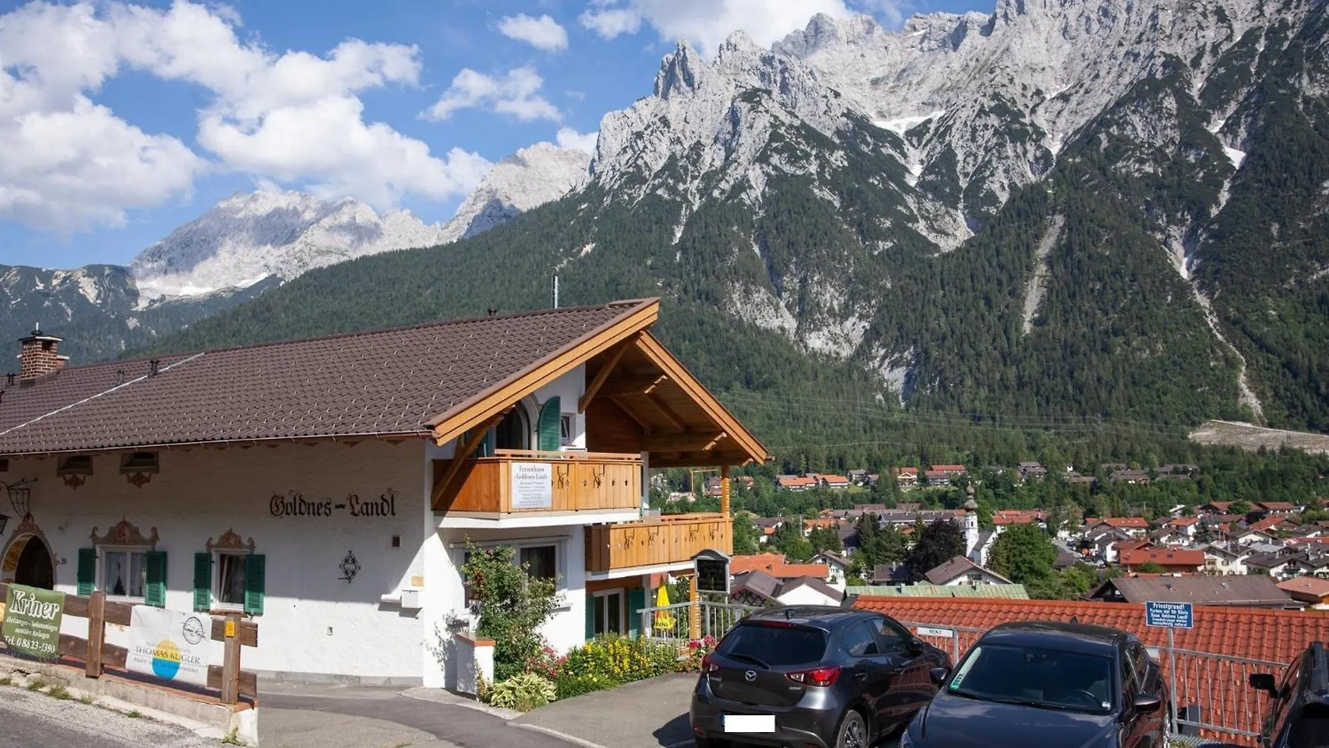 Ferienhaus Goldenes Landl 미텐발트 펜션