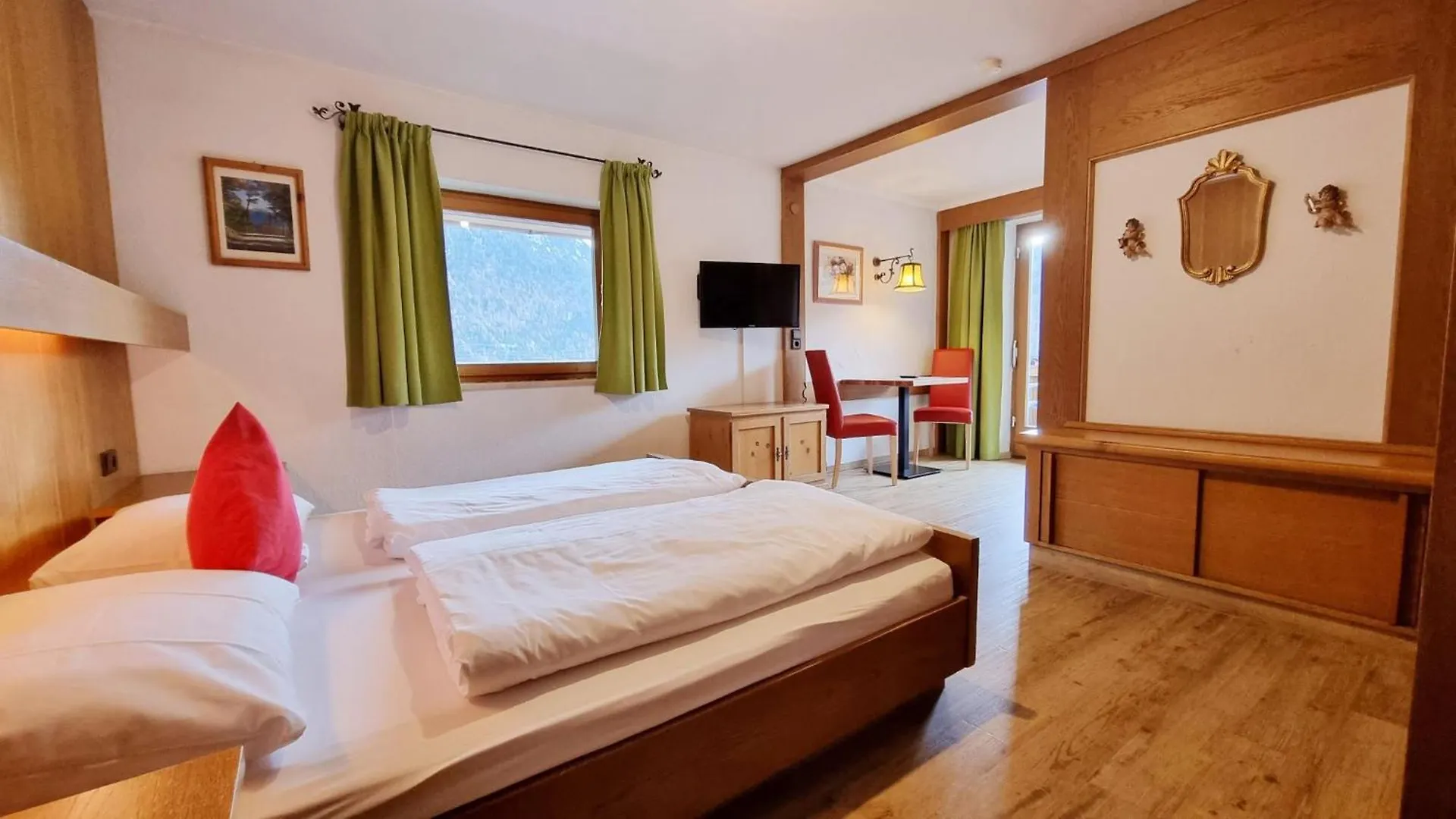 Ferienhaus Goldenes Landl 미텐발트